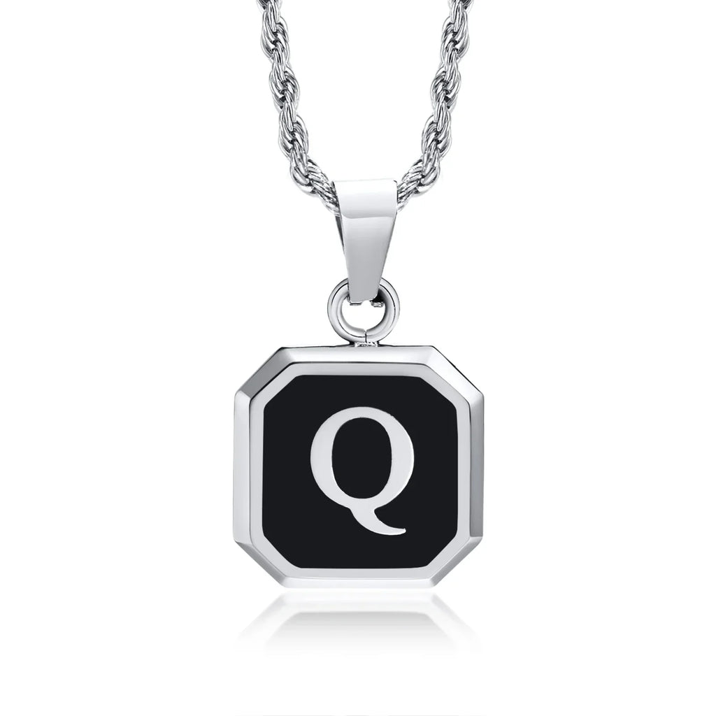 Collier homme avec pendentif hexagonale initiale q