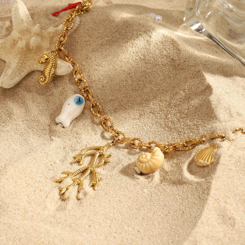 Collier Ras de Cou avec Pendentifs Corail et Coquillages Femme