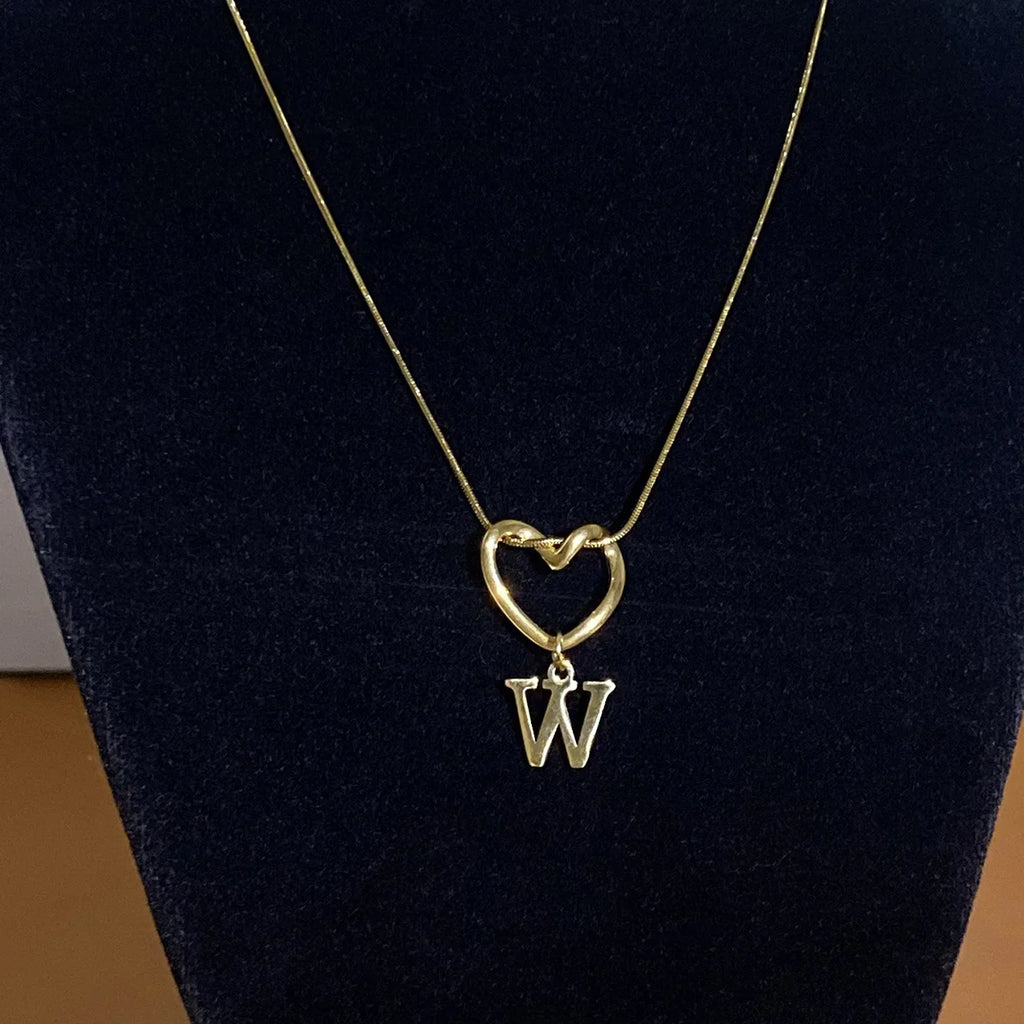 Collier ras de cou avec pendentif initiale et coeur - lettre