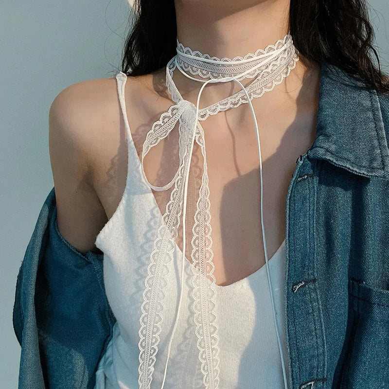 Collier Ras de Cou avec Pendentif Noeud blanc