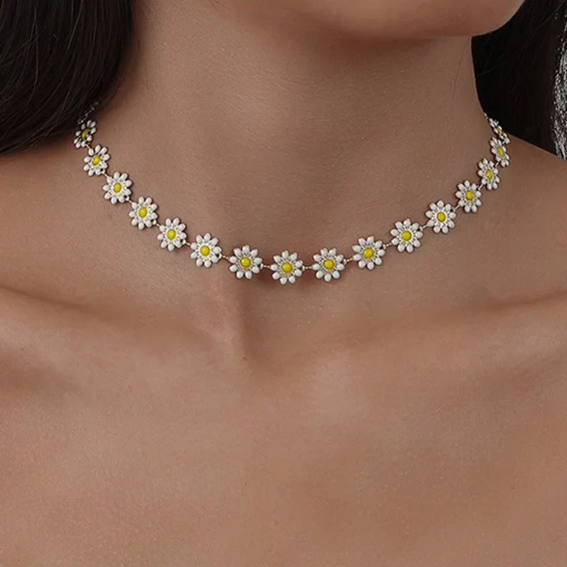 Choker Necklace Daisy Flower Pendant