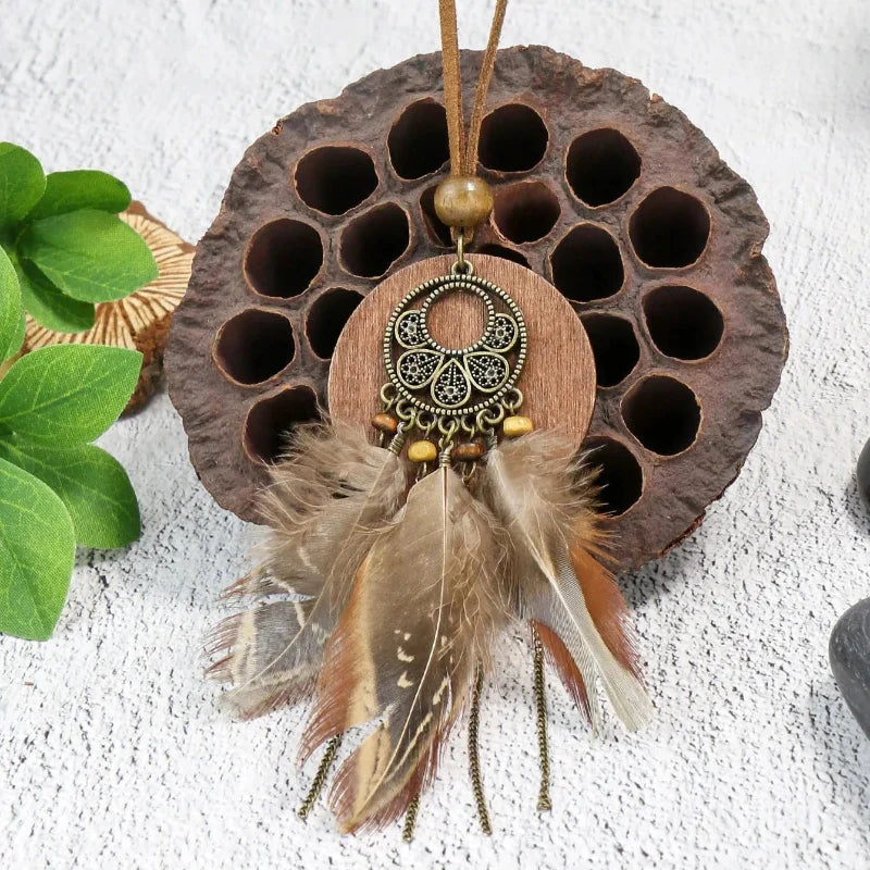 Collier Style Bohême avec Pendentif Plume