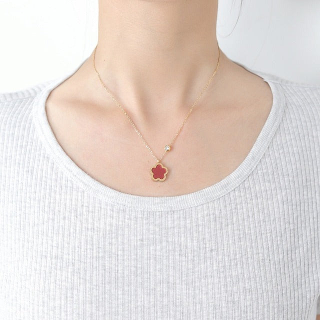 Red Pearl Clover Necklace Golden Chain Pendant for Women