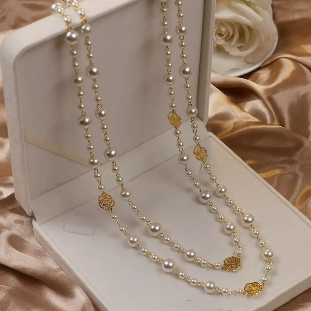 Large Triple Pearl Necklace for Women white