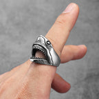Grosse bague tête de requin