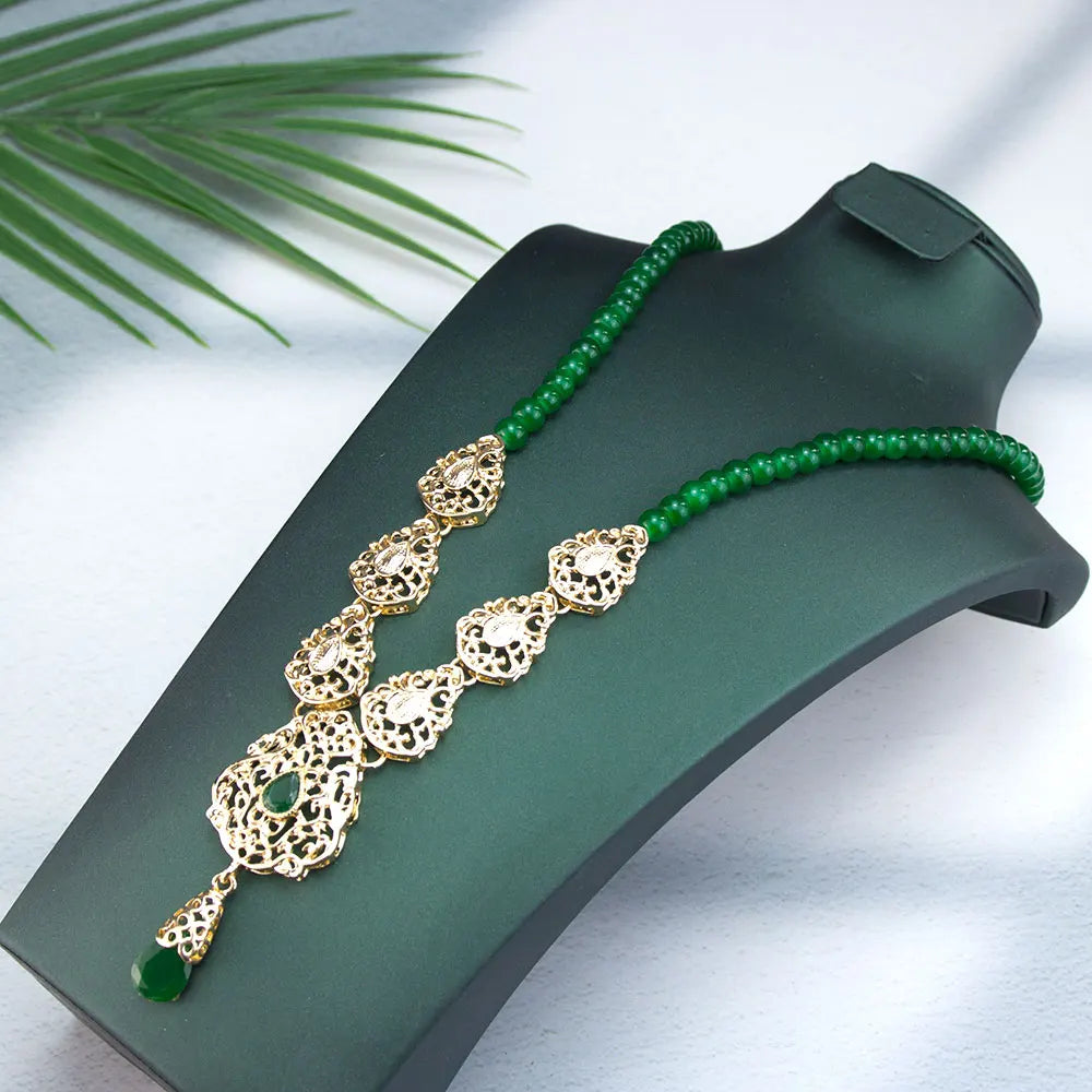 Collier long avec pendentif traditionnel mariage arabe vert
