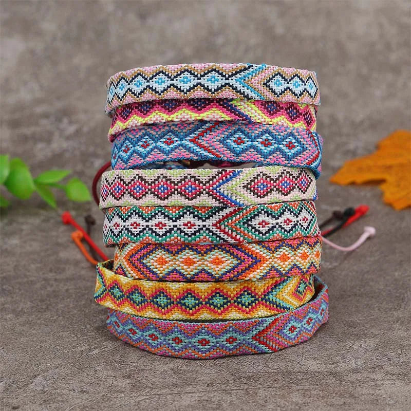 Lot de 8 Bracelets Brésiliens à Motifs Géométriques