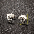 Petites boucles d'oreilles puces motif requin